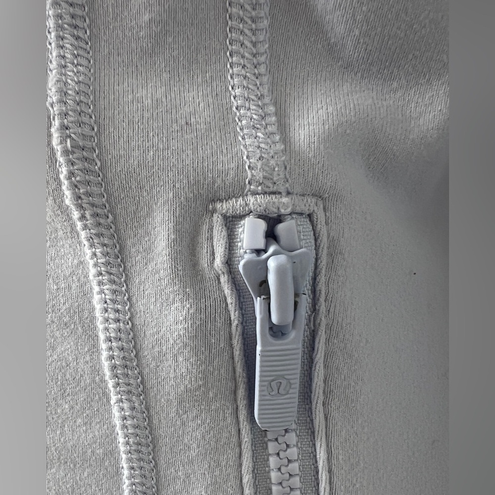 Lululemon Light Purple Women’s Jacket Sz 8 - Picture 5 of 8